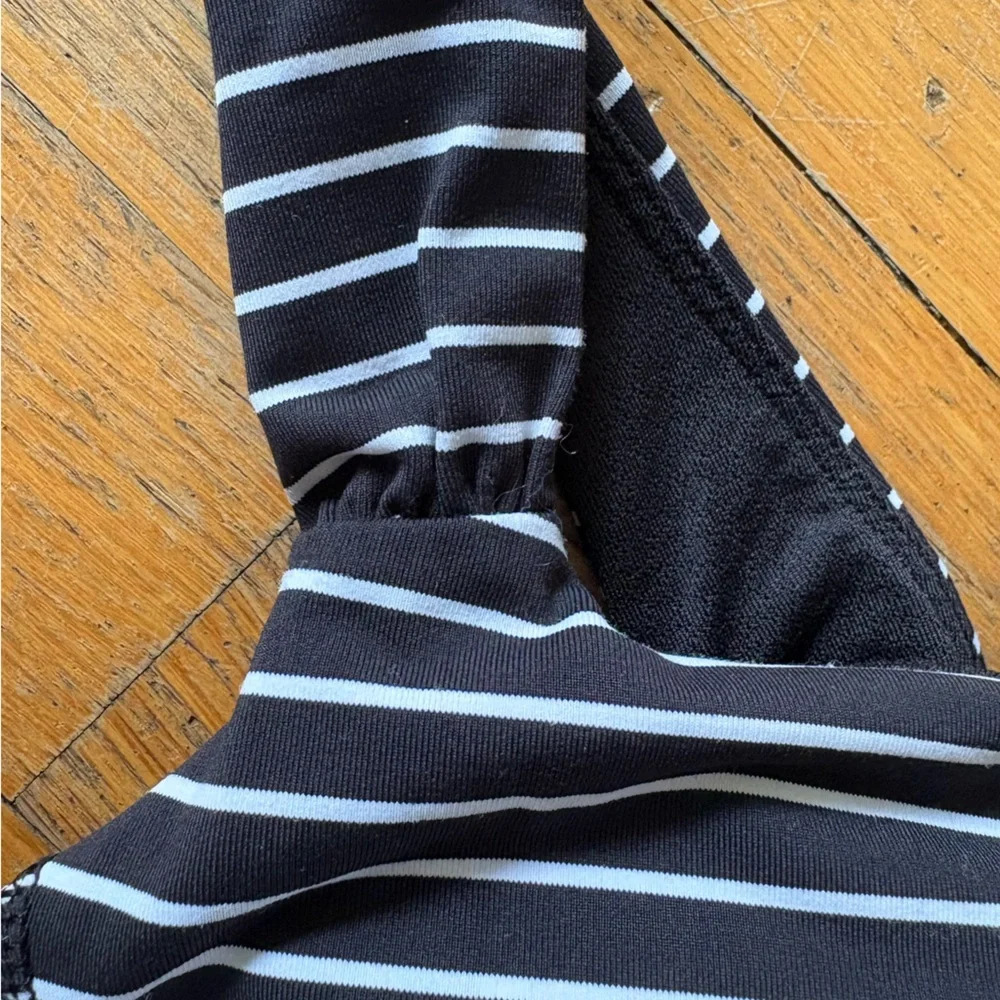 Lululemon Aria II - Picture 2 of 6